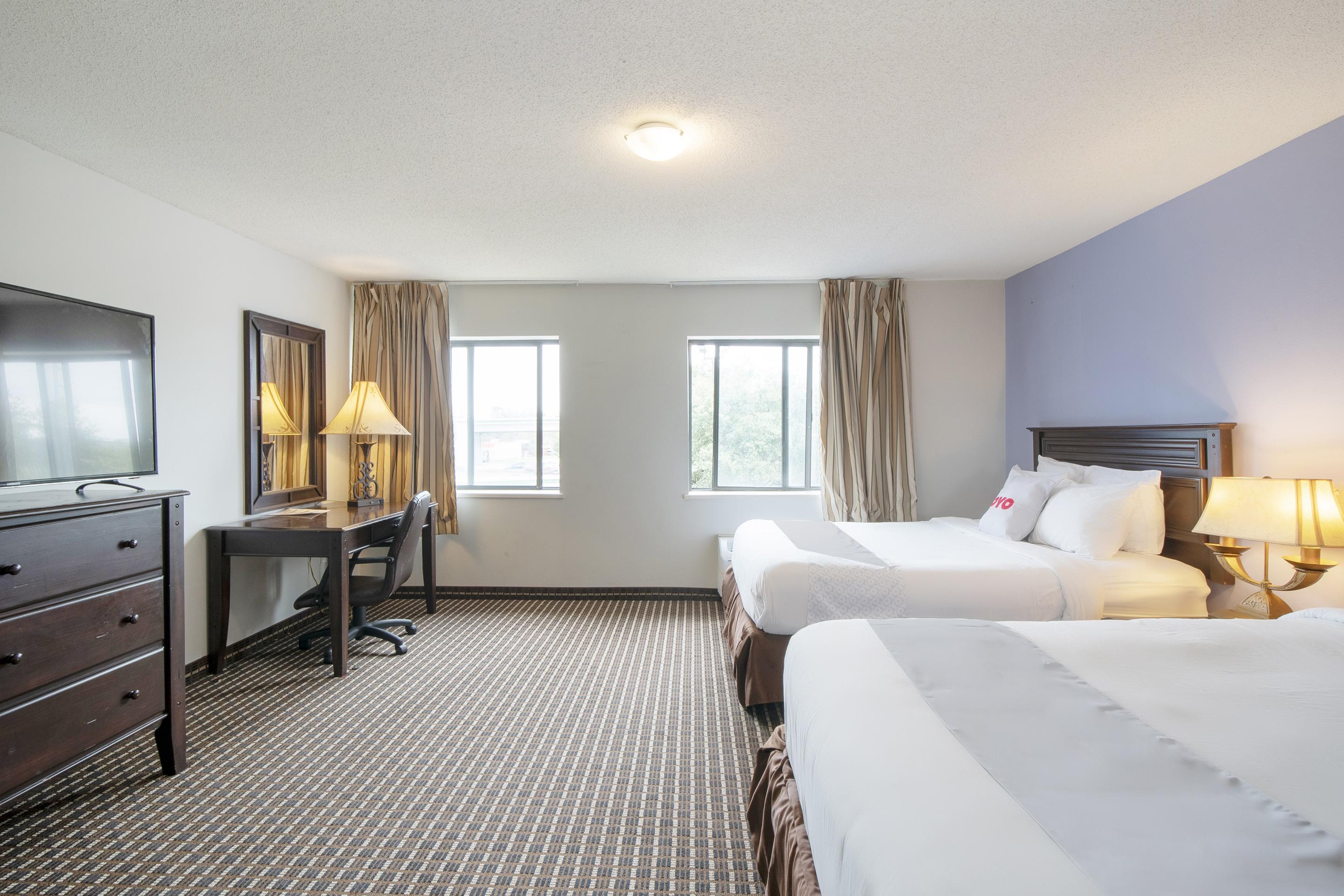 Hotel Oyo Townhouse Houston Airport North Extérieur photo