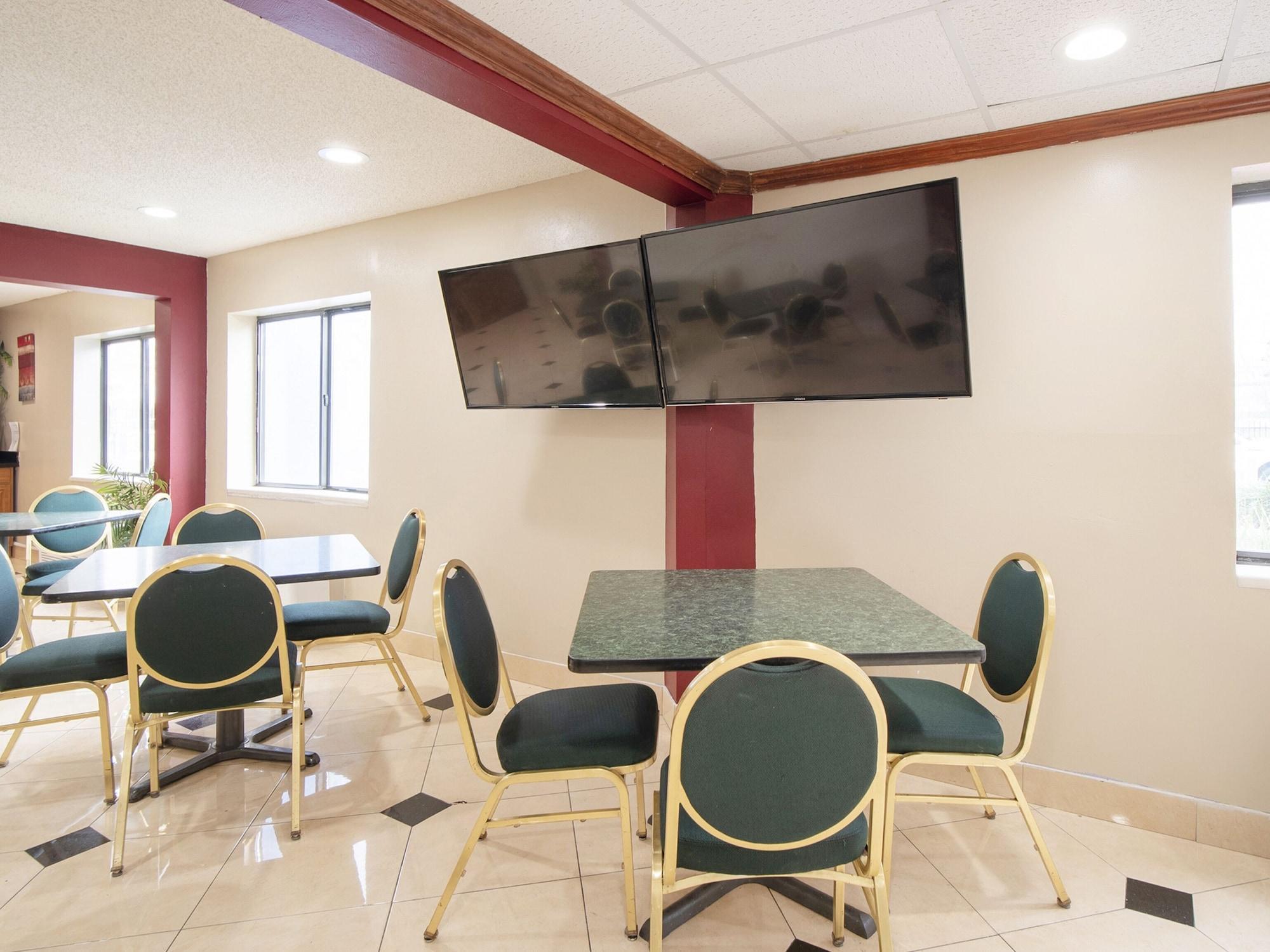 Hotel Oyo Townhouse Houston Airport North Extérieur photo