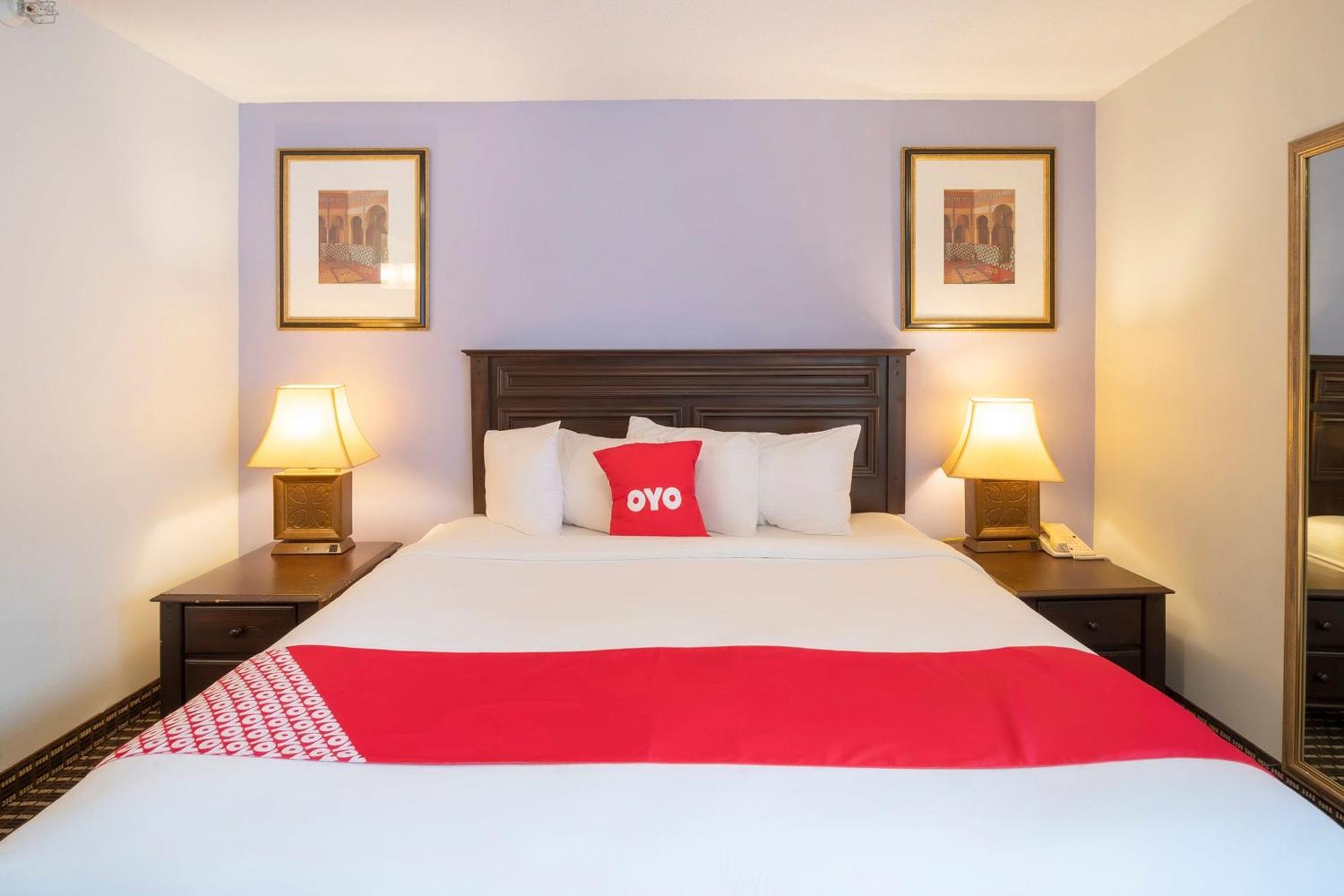 Hotel Oyo Townhouse Houston Airport North Extérieur photo