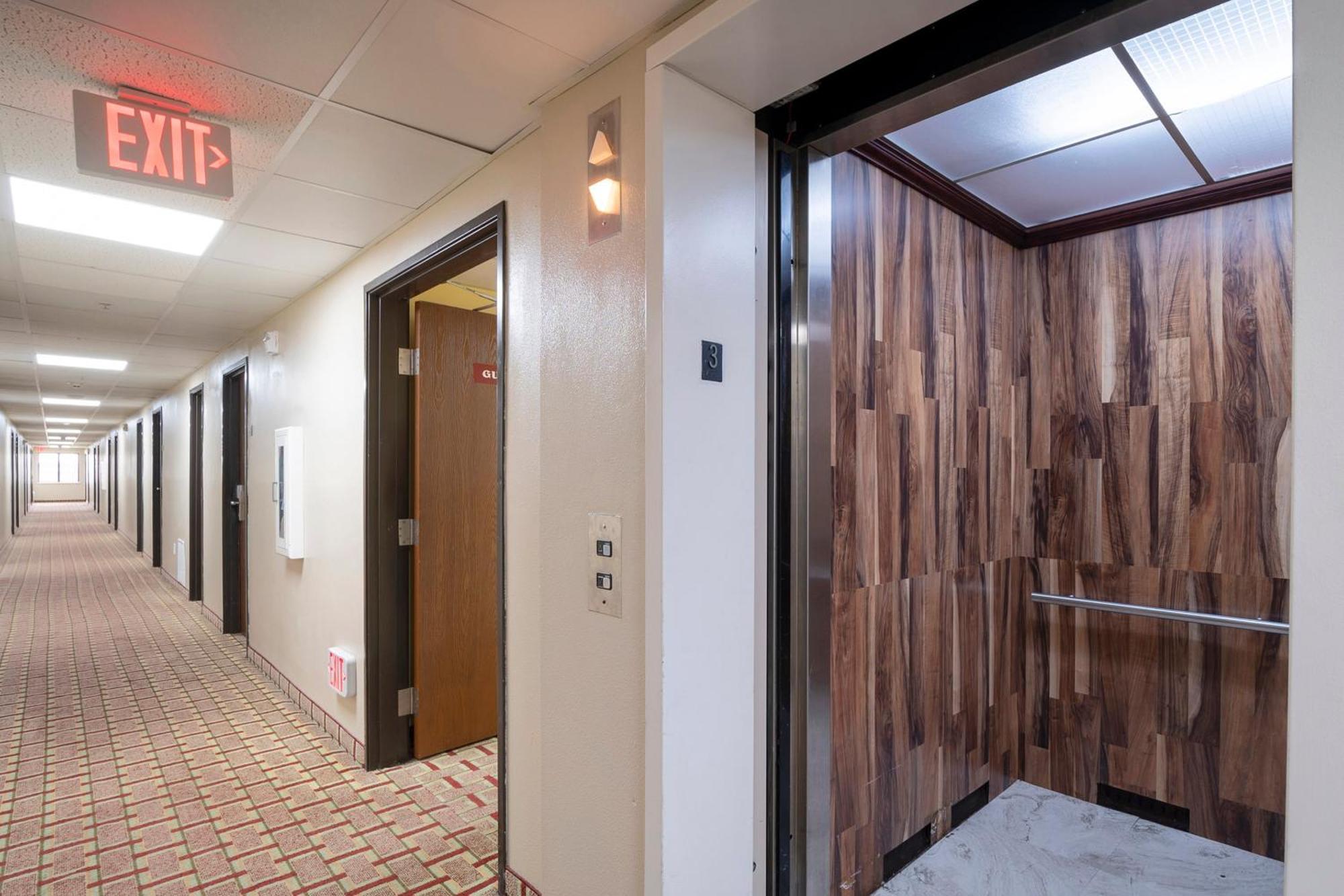 Hotel Oyo Townhouse Houston Airport North Extérieur photo