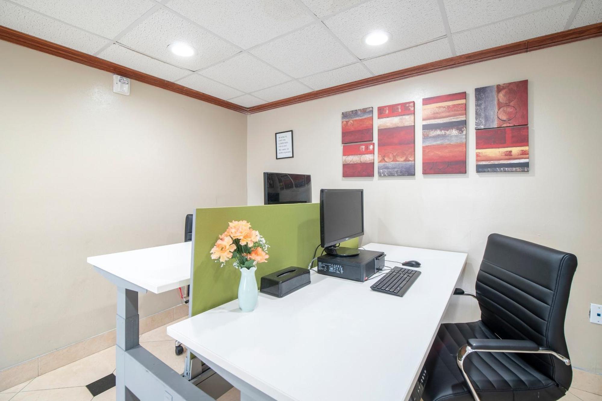 Hotel Oyo Townhouse Houston Airport North Extérieur photo